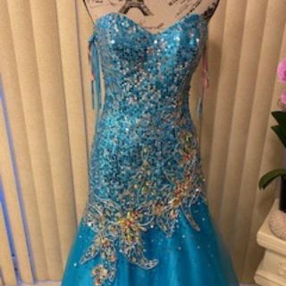 Stunning Turquoise Strapless Embellished Formal Evening Gown Size 6 - Picture 2 of 8